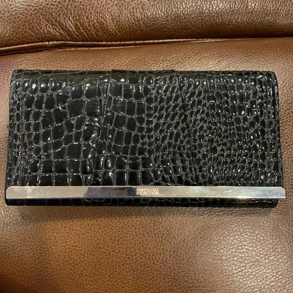 Kenneth Cole Reaction wallet - Picture 1 of 4